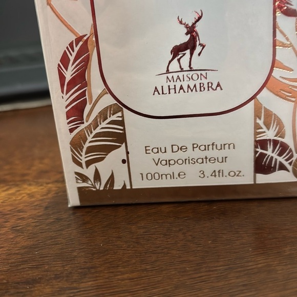 Maison Alhambra La Rouge Baroque Eau de Parfum - Picture 5 of 5